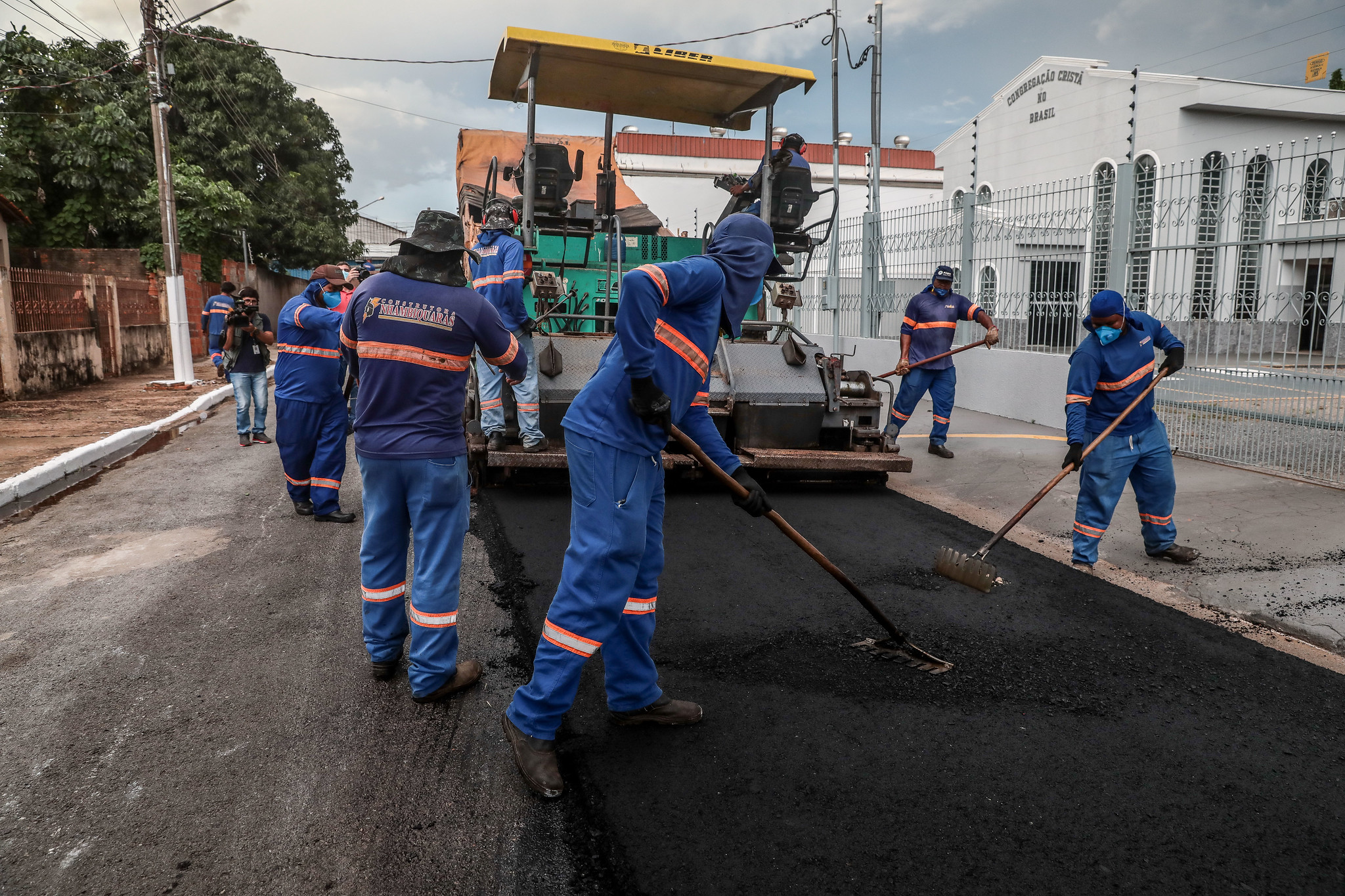 Governo assina ordem de serviço para início das obras em 8 bairros