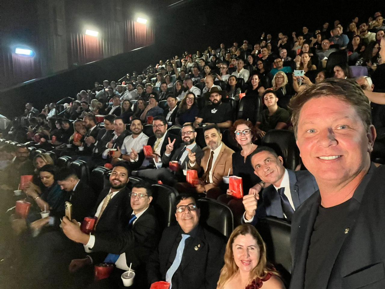 Assis Participa De Pr Estreia De Som Da Liberdade Filme Que Aborda