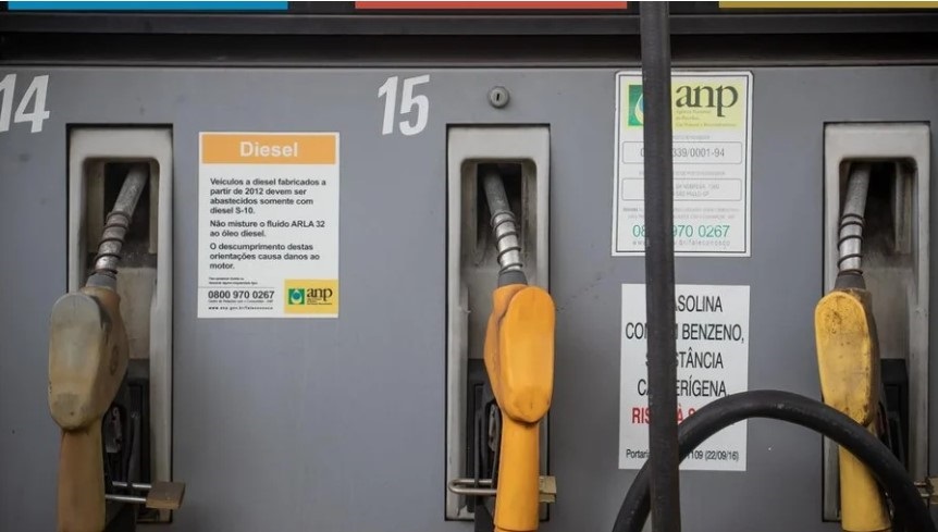 Petrobras Reduz R 0 12 No Litro Da Gasolina E Aumenta R 0 25 Do