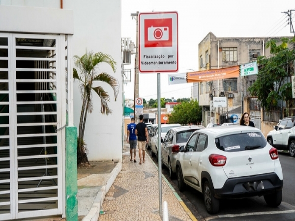 Chico 2000 quer retirada de placas por empresa no entorno da Câmara