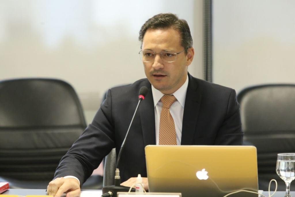 Conselheiro aponta excesso de judicialização e defende maior uso da conciliação