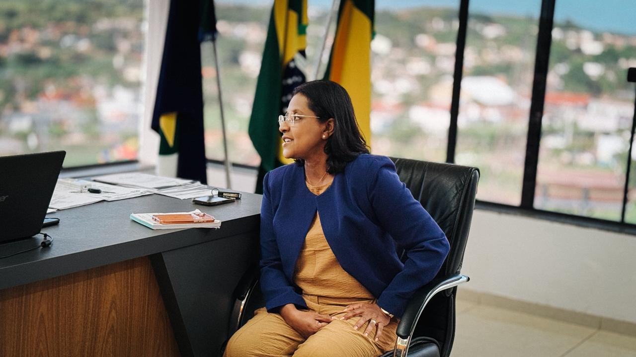 Gisela Simona  cruza o Araguaia e mostra que mandato precisa de ouvir para propor
