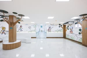 Prefeito inaugura primeiro Centro Médico Infantil de MT com presença do governador