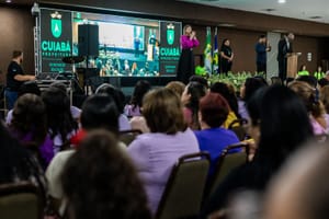Semana Pedagógica reúne milhares de educadores em Cuiabá e recebe avaliação positiva da rede municipal
