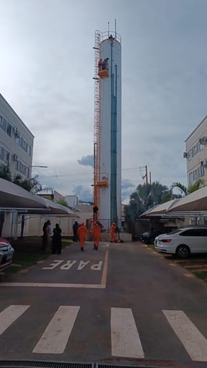 Trabalhador cai em caixa d’água durante serviço em condomínio de Cuiabá