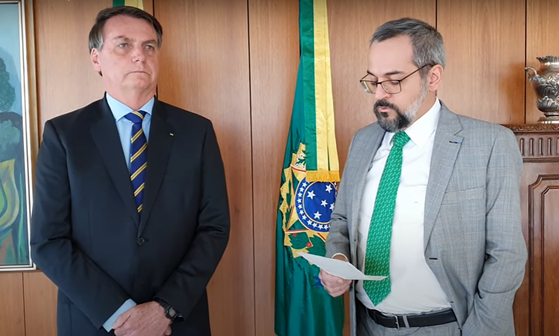 URGENTE: Ministro da Educação, Abraham Weintraub, anuncia saída do ...